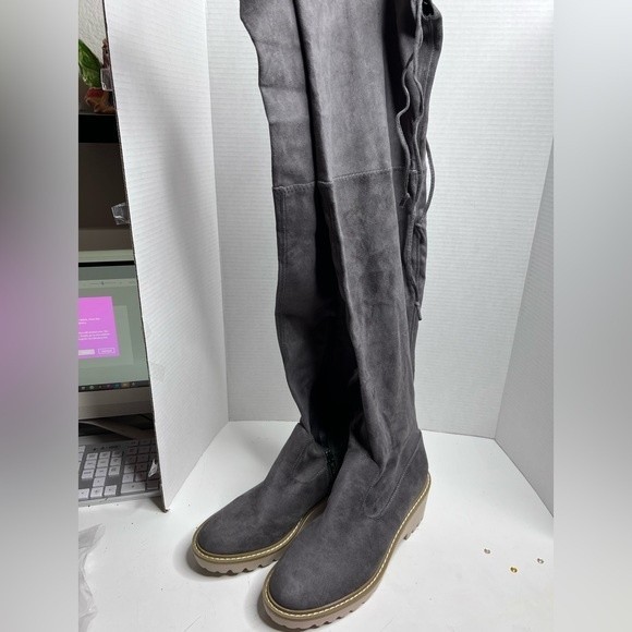 NWOT Nicole Miller Gray Leather boots Size 10 - Picture 4 of 9